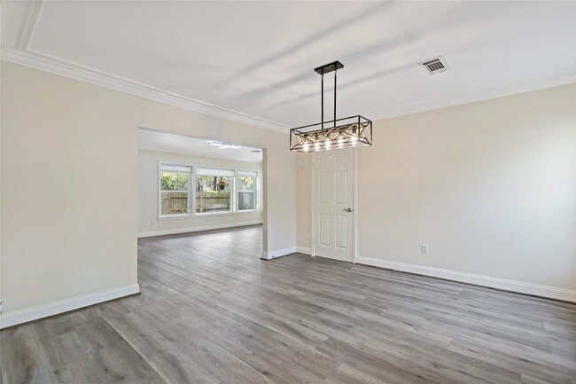 Photo - 2530 Wordsworth St