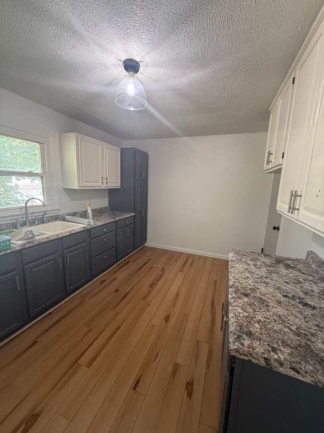 Photo - 1301 Koch St