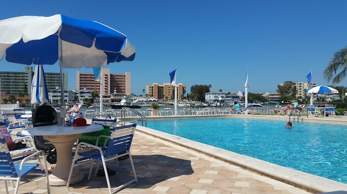 clubhouse heated pool - 10215 Regal Dr (Largo, FL)