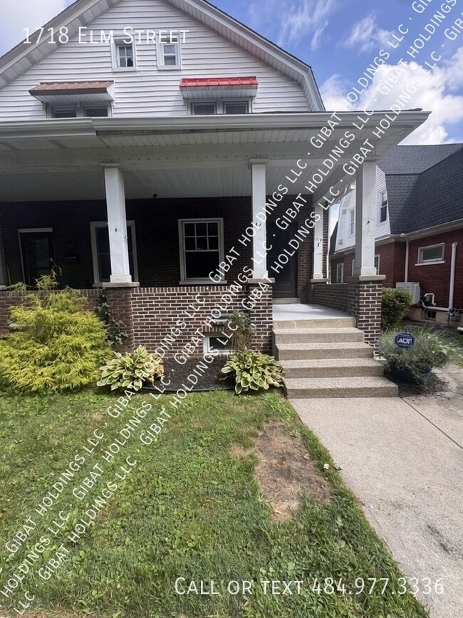 Building Photo - 1718 Elm St