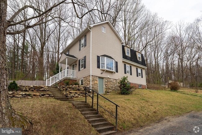 Building Photo - 3140 Basford Rd Rental