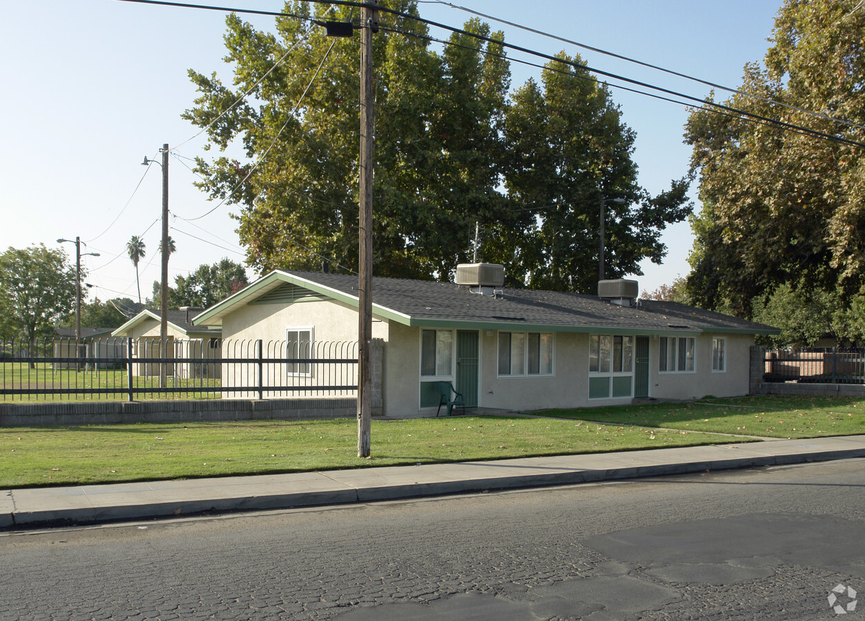 Cedar Courts I & II - Cedar Courts I & II Apartments