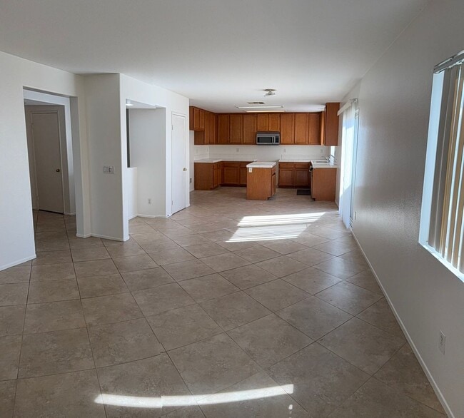 Photo - Spacious 4 bedroom / 3 Bathroom Jurupa Val...