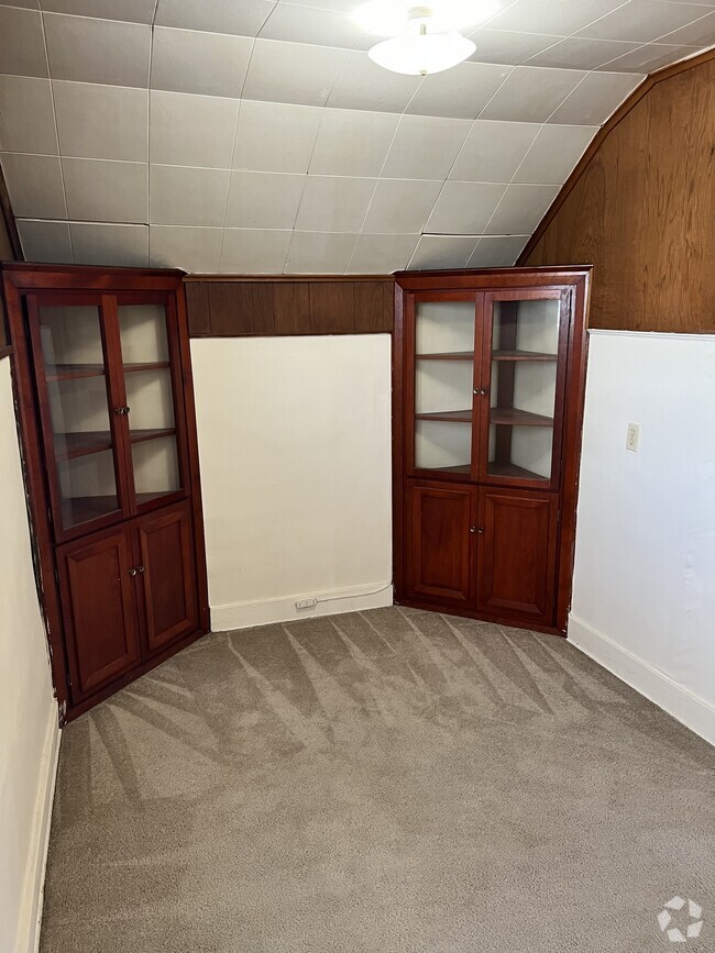 Building Photo - 913 W High St Unit B Rental