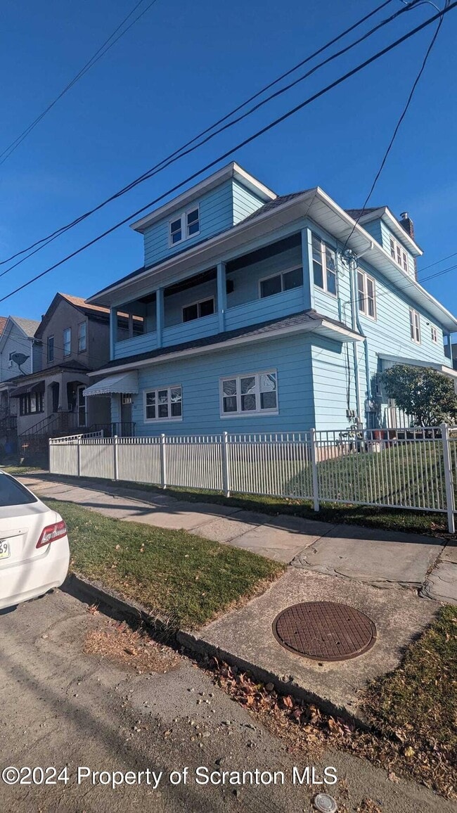 Building Photo - 731 S Irving Ave Rental