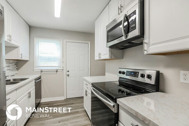 Photo - 9505 Newton Ave