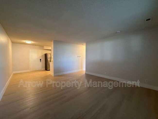 Photo - 515 W Saunders Ave Unit 2