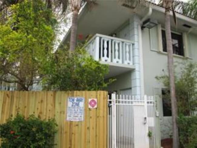 Building Photo - 1423 Holly Heights Dr Unit 7