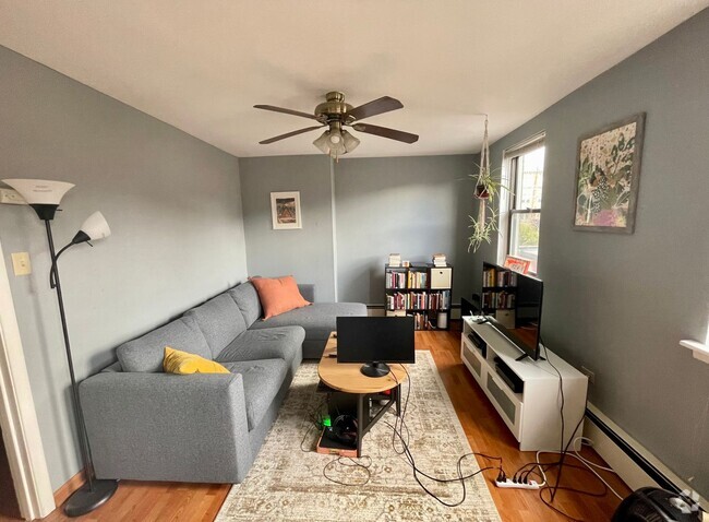 Building Photo - 845 Western Ave Unit WT 845 - 3 Rental