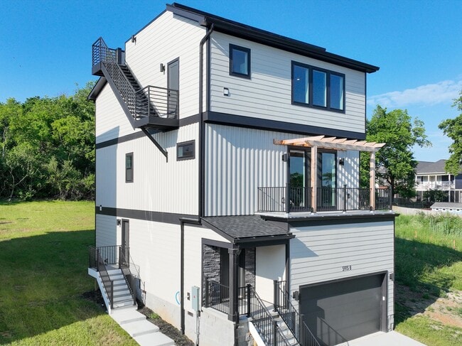 Photo - 5915 Maxon Ave Unidad B