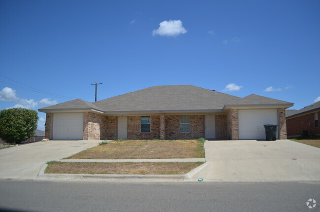 Building Photo - 3800 Pecos Dr Unit A-STILL OCCUPIED BY RESIDENT Rental