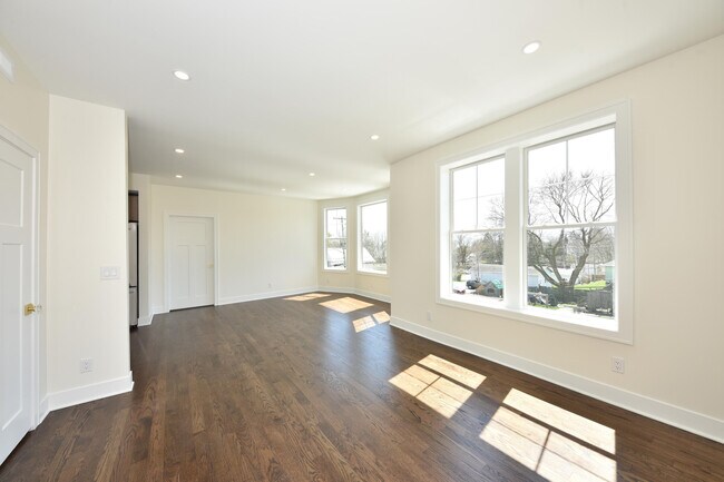 Photo - 104 E Prospect St