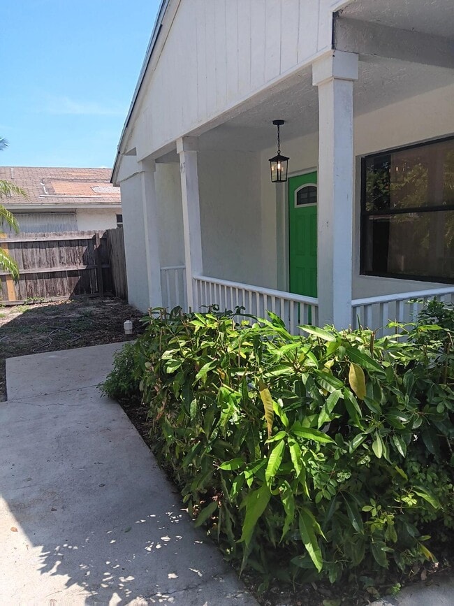 Photo - 43 SW 8th Ave