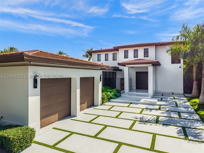 710 S Shore Dr