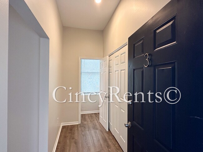 Photo - 422 Clark St Unit 3