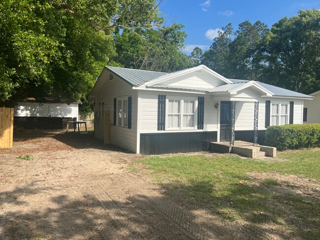 Photo - 618 St Marys Dr House