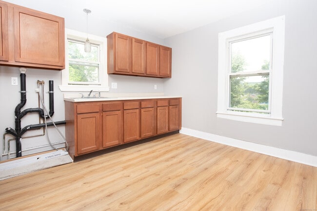 Photo - 6 Crescent St