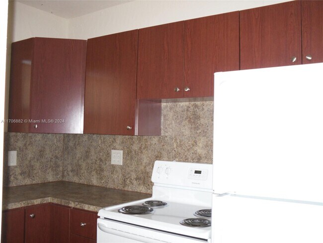 Photo - 1675 NE 150th St Unit 03