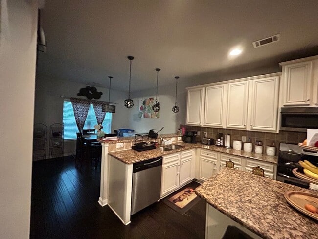 Photo - Fully Furnished Suite for Rent in Seven Hi... Unit 3-38 #1 - 3-38 #1