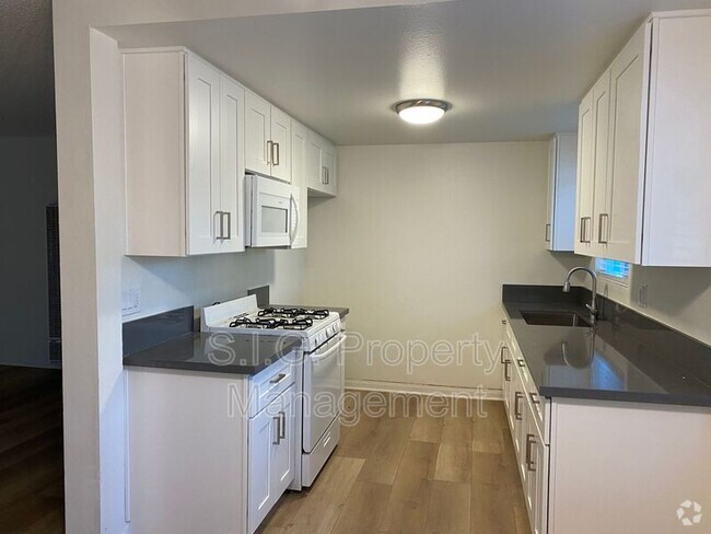 Building Photo - 1124 E Doran St Unit #A Rental