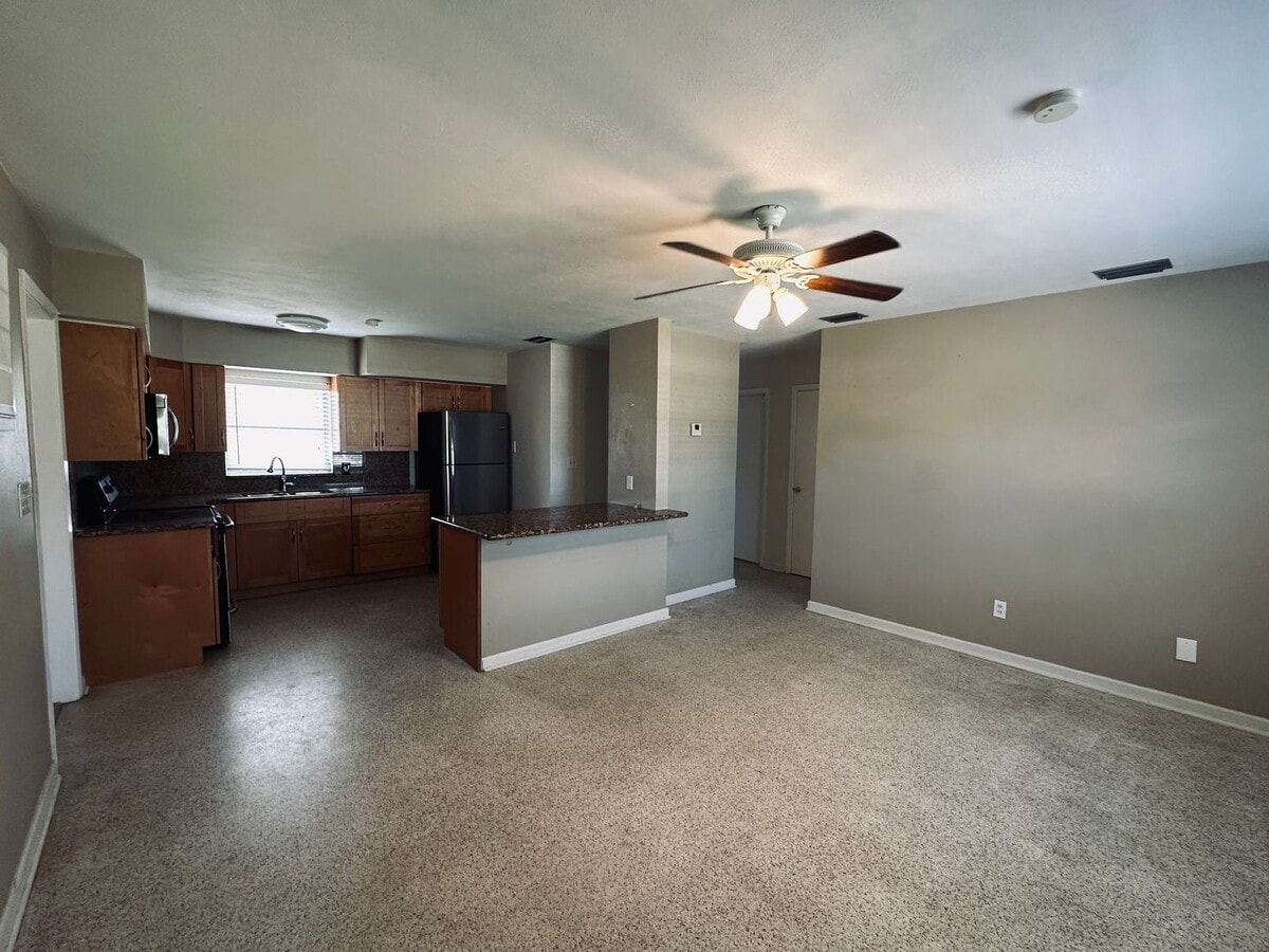 Photo - 1010 S Miramar Ave