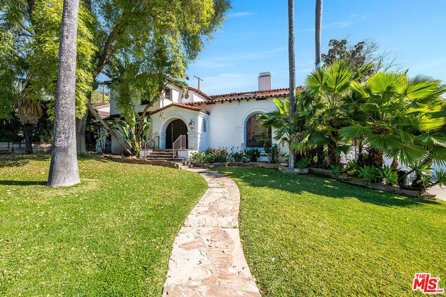 Building Photo - 1530 Valley View Rd