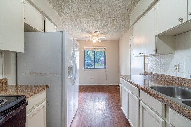 Photo - Charming 3-Bedroom Home with Gleaming Hardwood Floors in Siloam Springs – 1100 Sq. Ft. of Comfort!