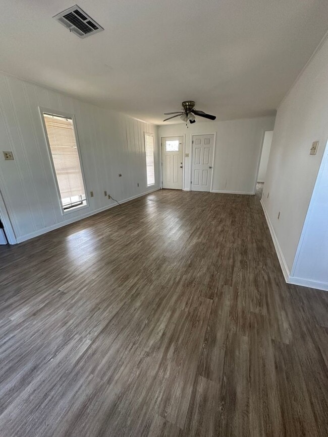 Photo - Updated 3 Bedroom 1.5 Bath Home in Gray