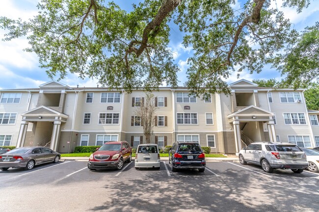 Lakewood Shores Apartments - Brandon, FL | ForRent.com