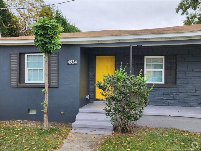 Building Photo - 4916 Schmidt St Rental