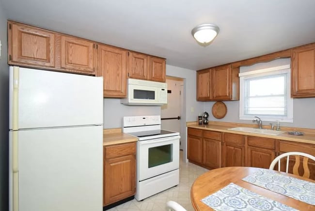 Photo - 3316 N 77th St