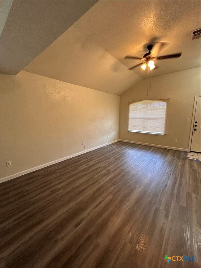 Photo - 3208 Raven Dr Unidad B