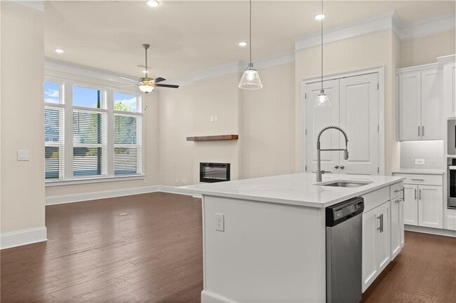 136 Village Green Ave