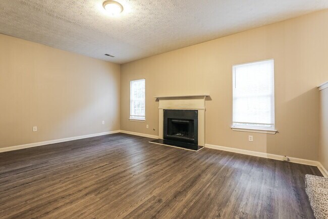 Photo - 7752 New Castle Way