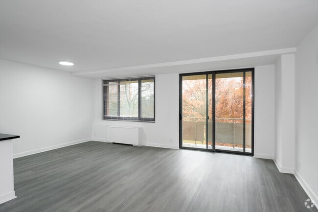 3BR, 2BA - 1,250 SF - Living Room