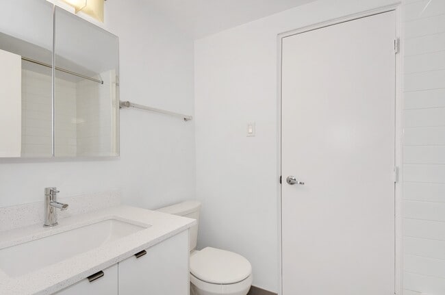 Photo - Hendry House Unit 01205