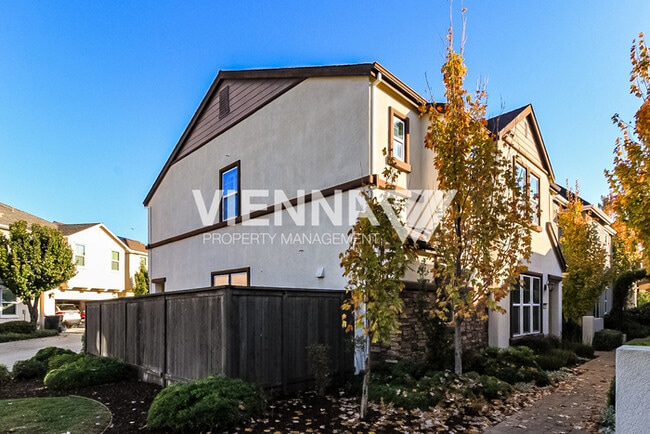 Photo - 400 Dormarin Pl