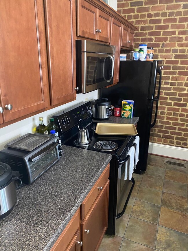 Photo - 1113 W Main St Unit Apt #A