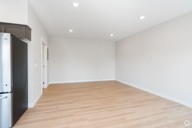 0BR, 1BA - 752SF