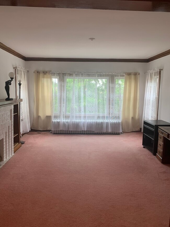 Photo - 5243 W Fletcher St