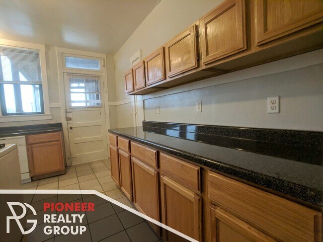 Photo - 1129 W Oakdale Ave Unit 1121-3B