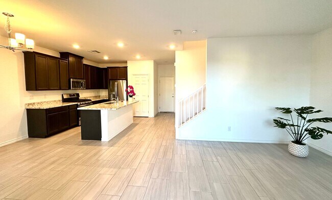 Photo - 2 Story Townhome with Garage off Las Vegas Blvd