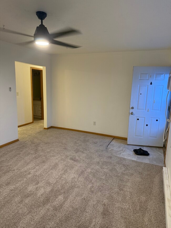 Photo - 728 31st St N