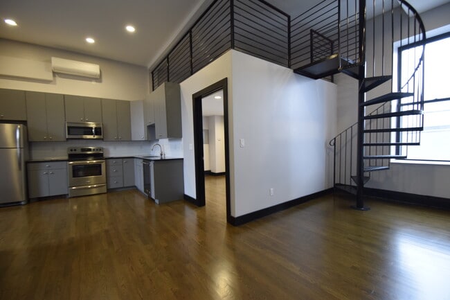 Photo - 444 Western Ave Unidad 3