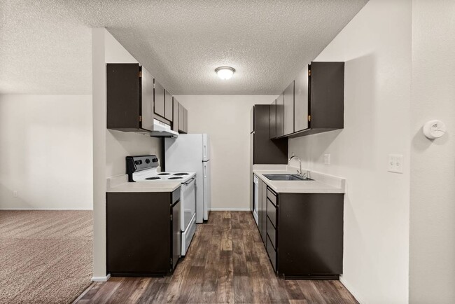 1-Bed Deluxe Kitchen