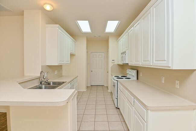 Building Photo - 16827 Bellmoor Ln