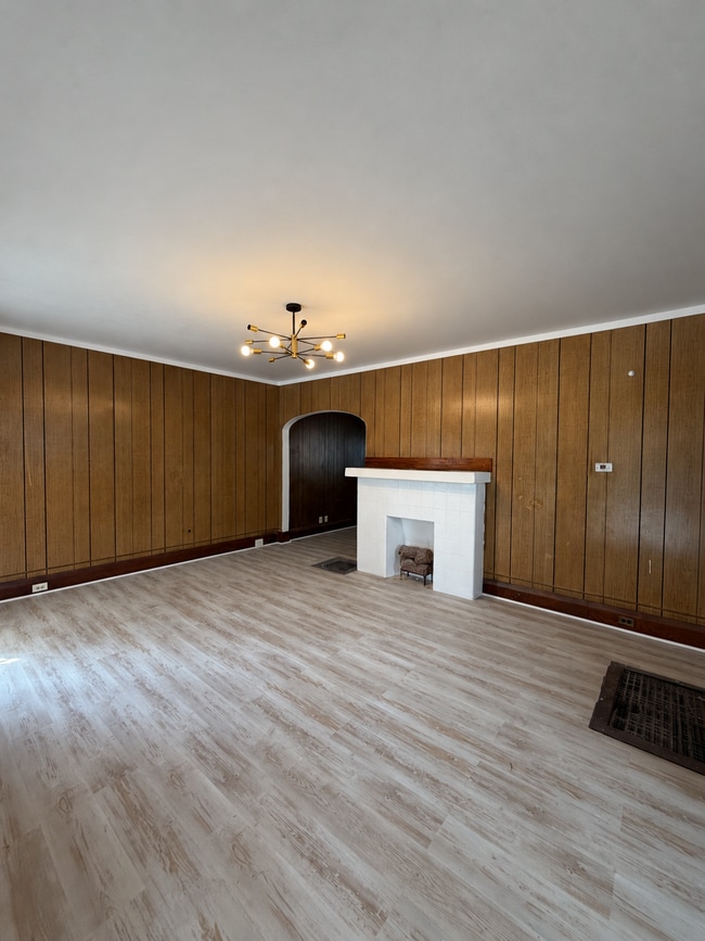 3337 Parkwood Ave