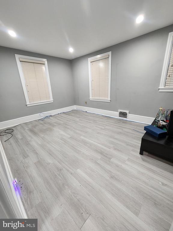 Photo - 80 E Main St