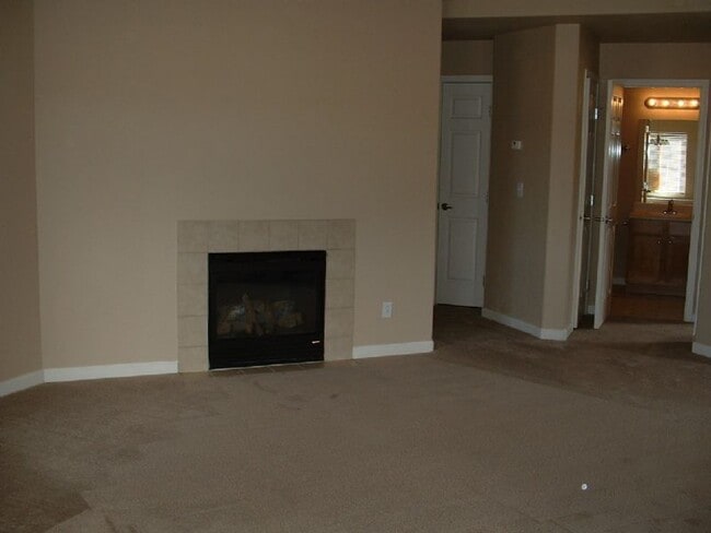 Building Photo - Condo