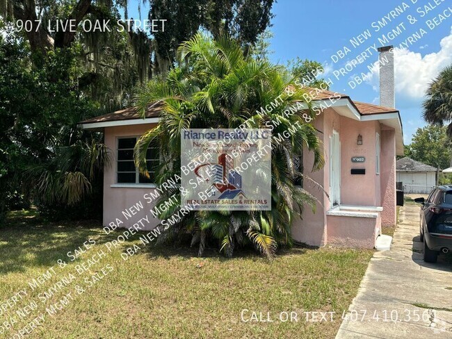 Building Photo - 907 Live Oak St Rental